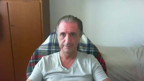 Snapshot of liuk53 chatting on May 12, 12:35 pm liuk53 online show from May 12, 12:35 pm