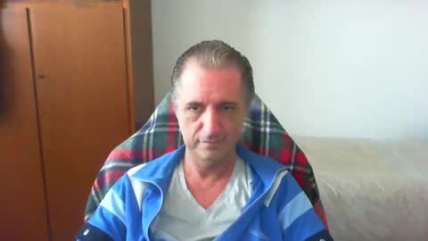 Snapshot of liuk53 chatting on May 13, 12:13 pm liuk53 online show from May 13, 12:13 pm