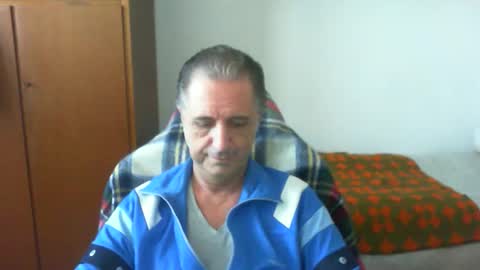 Snapshot of liuk53 chatting on May 16, 2:38 pm liuk53 online show from May 16, 2:38 pm