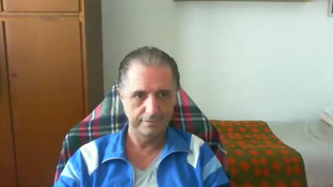 Snapshot of liuk53 chatting on May 18, 12:00 pm liuk53 online show from May 18, 12:00 pm