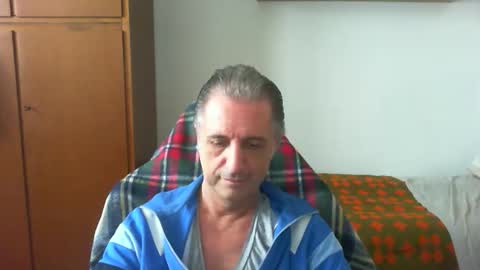 Snapshot of liuk53 chatting on May 19, 1:50 pm liuk53 online show from May 19, 1:50 pm