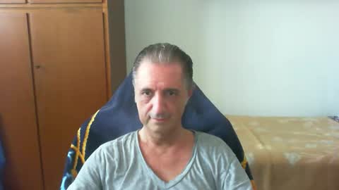 Snapshot of liuk53 chatting on May 23, 12:20 pm liuk53 online show from May 23, 12:20 pm