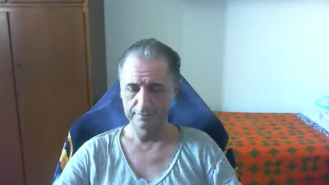 Snapshot of liuk53 chatting on May 24, 12:43 pm liuk53 online show from May 24, 12:43 pm
