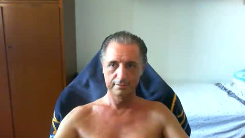 Snapshot of liuk53 chatting on May 27, 1:41 pm liuk53 online show from May 27, 1:41 pm