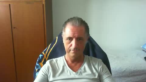 Snapshot of liuk53 chatting on June 2, 11:45 am liuk53 online show from June 2, 11:45 am