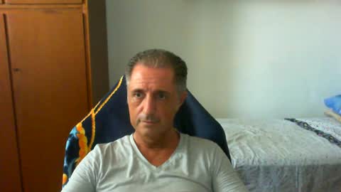 Snapshot of liuk53 chatting on June 24, 12:04 pm liuk53 online show from June 24, 12:04 pm