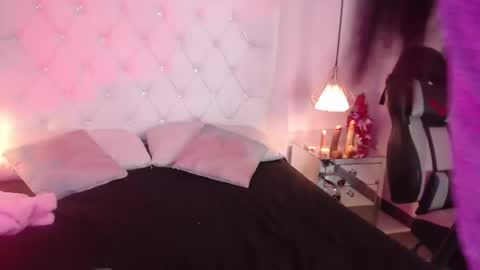 Nicky online show from January 13, 8:03 pm