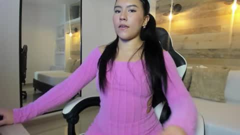 Snapshot of liv_honeey_ chatting on October 21, 8:09 pm liv honeey online show from October 21, 8:09 pm