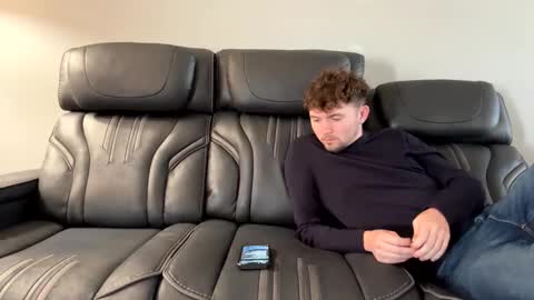 Snapshot of livenull chatting on February 1, 8:51 pm Jay online show from February 1, 8:51 pm