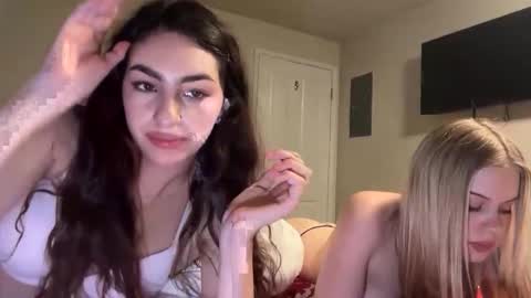 livhart online show from December 21, 8:32 am