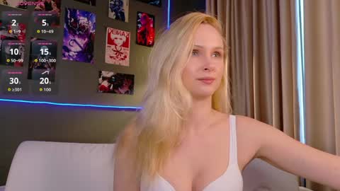 Snapshot of livia_place chatting on May 31, 1:29 pm Livia online show from May 31, 1:29 pm