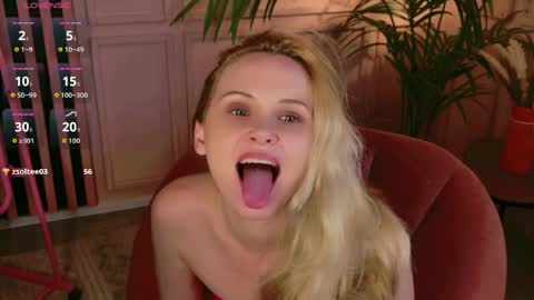 Snapshot of livia_place chatting on June 6, 1:49 pm Livia online show from June 6, 1:49 pm