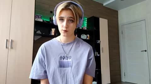 Nora online show from September 9, 12:05 pm