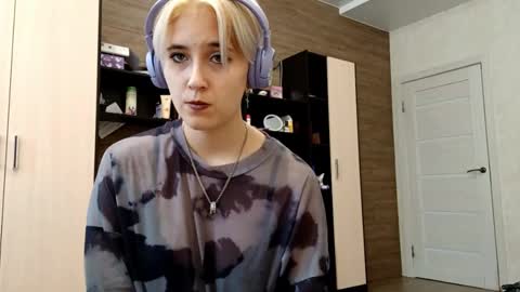 Nora online show from September 11, 2:28 pm