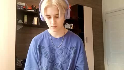 Nora online show from September 12, 2:39 pm