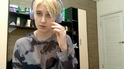 Nora online show from September 14, 8:08 pm