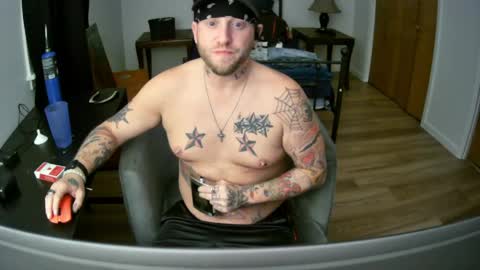 livingpuddle online show from April 21, 7:25 am