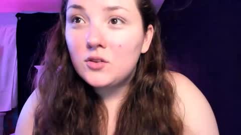 Snapshot of livinsubspace chatting on April 13, 11:54 pm Liv online show from April 13, 11:54 pm