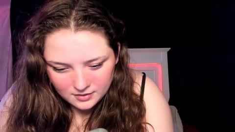 Snapshot of livinsubspace chatting on April 28, 2:27 am Liv online show from April 28, 2:27 am