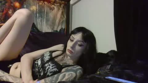 Snapshot of livmirage chatting on January 3, 5:28 am Liv Mirage online show from January 3, 5:28 am