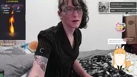 Snapshot of livolioyo chatting on November 27, 3:14 pm Livolio online show from November 27, 3:14 pm