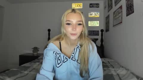 Snapshot of livvywinters chatting on May 11, 3:45 am Livvy online show from May 11, 3:45 am