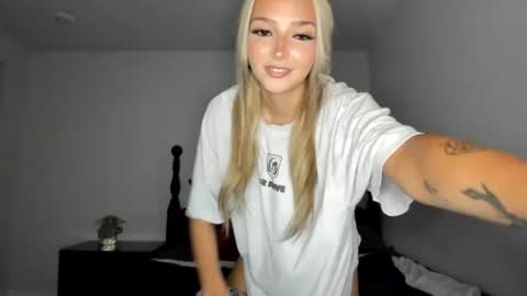 Snapshot of livvywinters chatting on August 4, 4:04 am Livvy online show from August 4, 4:04 am