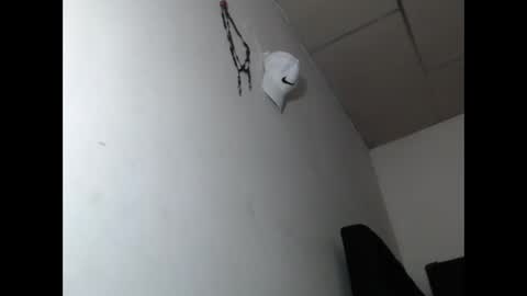 Snapshot of lix2224 chatting on February 17, 3:25 am lix2224 online show from February 17, 3:25 am