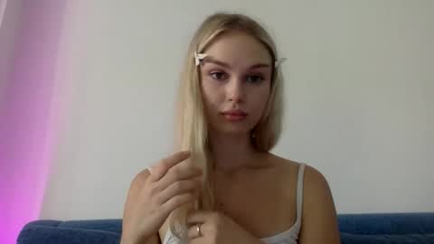 Snapshot of liya_69 chatting on September 21, 6:48 am Liya online show from September 21, 6:48 am