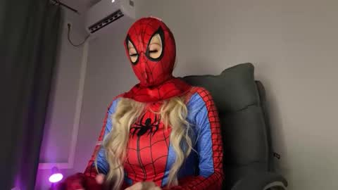 Liya Ray online show from November 9, 10:30 pm