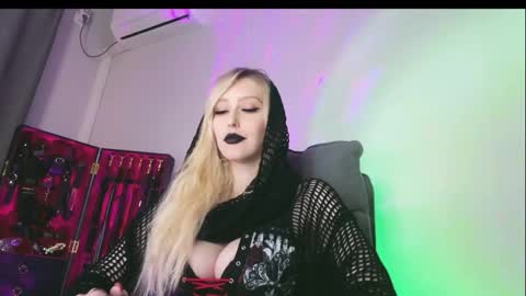 Liya Ray online show from March 24, 4:01 pm