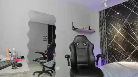 Snapshot of liz_094 chatting on June 11, 12:32 am liz_094 online show from June 11, 12:32 am