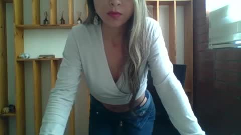 liz_28 online show from September 18, 3:47 pm