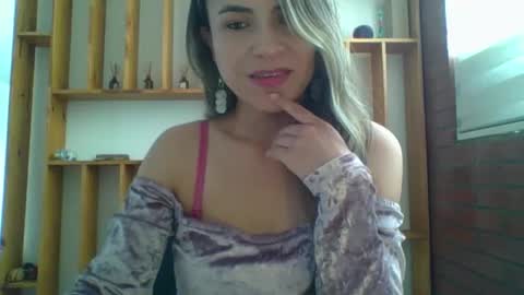 liz_28 online show from September 26, 4:00 pm