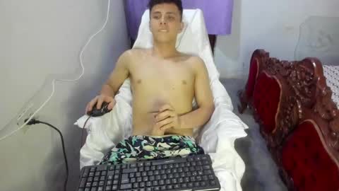 Chris online show from December 28, 3:04 am