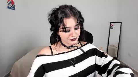 Elizabeth online show from July 9, 8:46 pm
