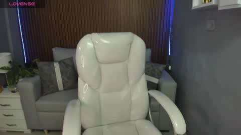 Snapshot of liz_bohemia chatting on November 8, 2:56 am LIZ online show from November 8, 2:56 am