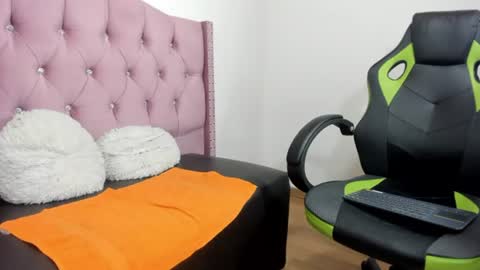 liz_grettel online show from July 27, 6:37 pm