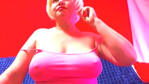 Snapshot of lizabrazzer chatting on April 5, 9:39 am LizaBrazzer online show from April 5, 9:39 am