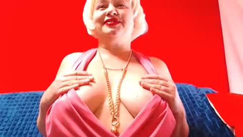 Snapshot of lizabrazzer chatting on April 24, 3:09 am LizaBrazzer online show from April 24, 3:09 am