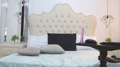 lizANDjuan online show from February 24, 9:52 pm