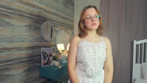 Snapshot of lizbethhaith chatting on December 13, 8:04 pm Lizbeth or Lizzy online show from December 13, 8:04 pm