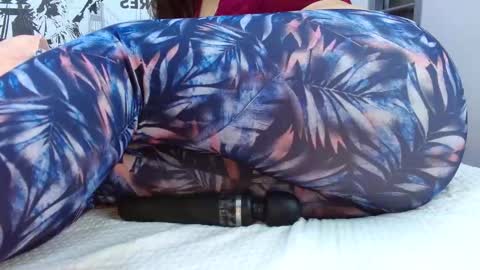 L I Z  E T H   online show from February 5, 12:15 am