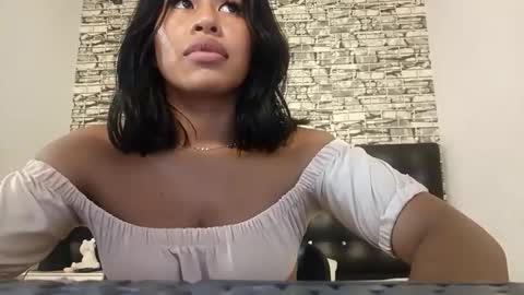 lizgirrl online show from April 3, 4:43 am