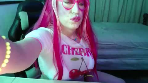 Snapshot of lizicherystrawbery chatting on March 22, 9:34 am Lizi Chery Strawbery online show from March 22, 9:34 am