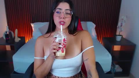 LIZETH online show from February 12, 4:00 pm