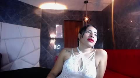 Snapshot of lizz_99 chatting on June 9, 12:22 am lizz online show from June 9, 12:22 am