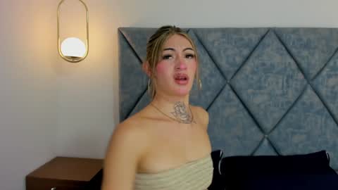 lizz_luna online show from December 7, 1:29 pm
