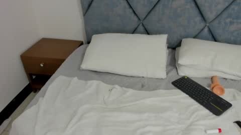 lizz_luna online show from December 28, 1:38 pm