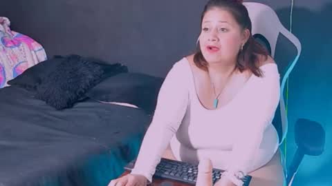 lizz_milf online show from September 16, 4:02 am